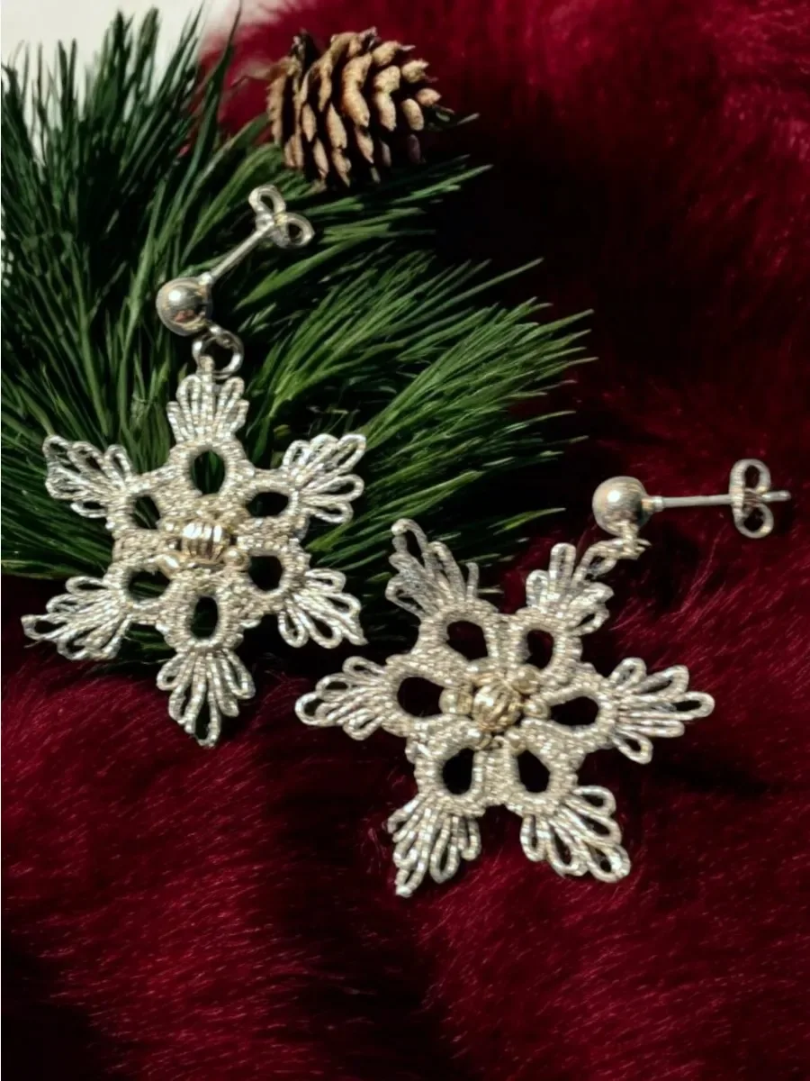 "Silver Snowflakes" Tatted Lace Earrings 4